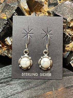 🌑NWT 925 Sterling Silver Howlite Gemstone Earrings🌑